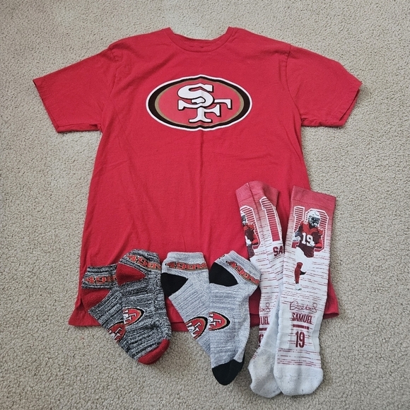 NFL Other - San Francisco 49ers Tshirt Sock Lot M